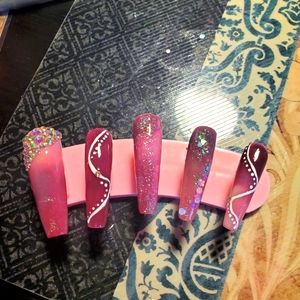 Custmized nail sets